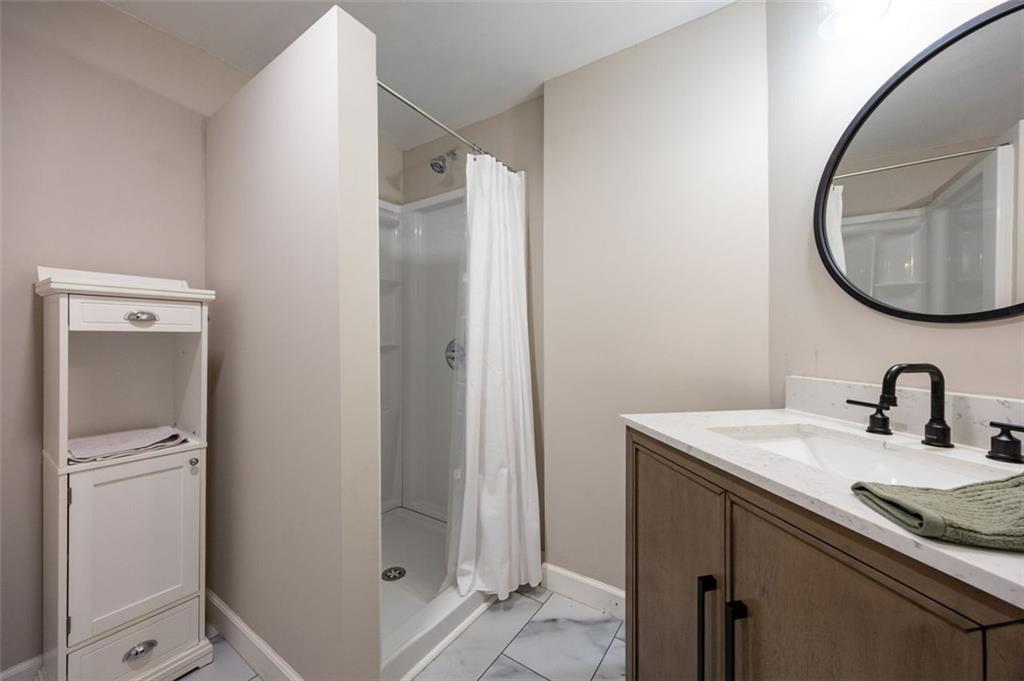 946 Cornwall Court SW