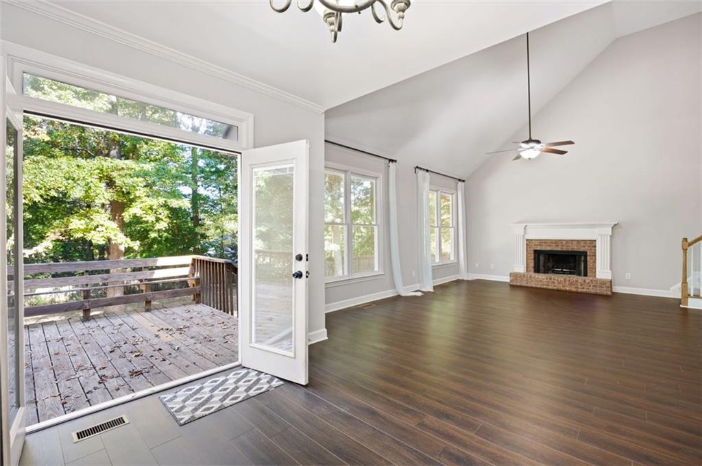 946 Cornwall Court SW