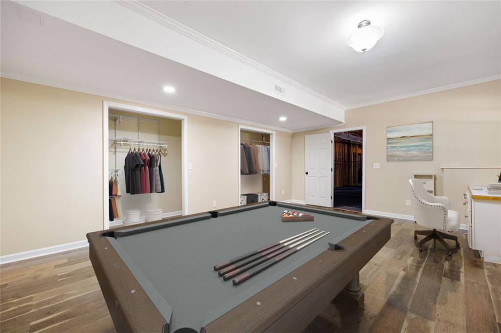 946 Cornwall Court SW