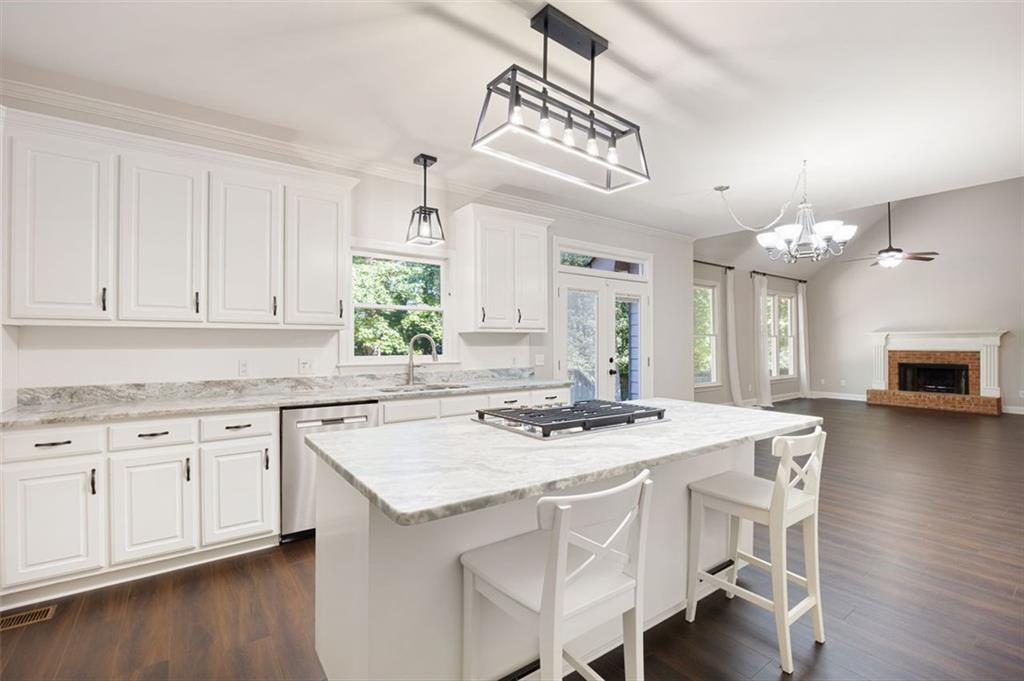 946 Cornwall Court SW