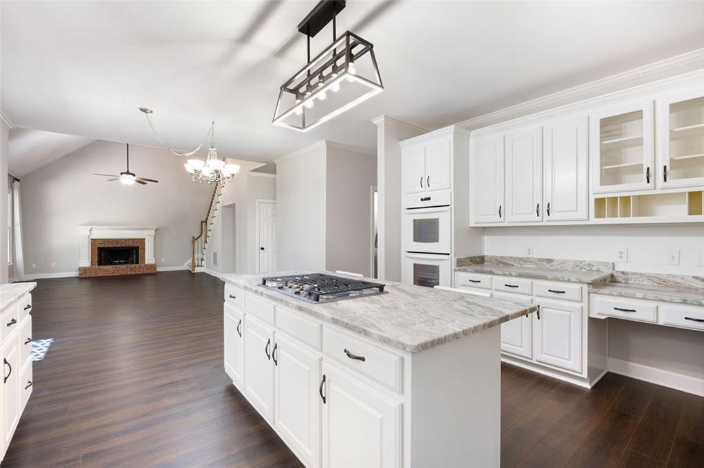 946 Cornwall Court SW