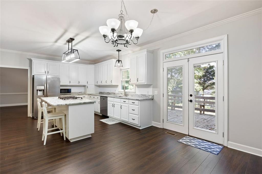 946 Cornwall Court SW