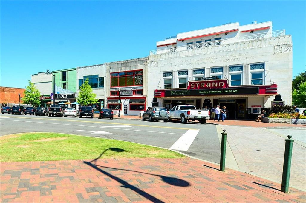 946 Cornwall Court SW