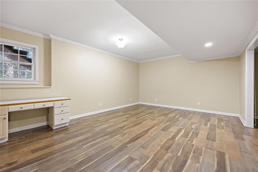 946 Cornwall Court SW