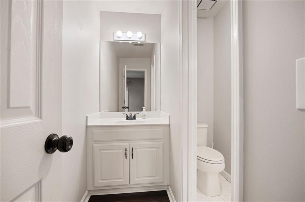 946 Cornwall Court SW