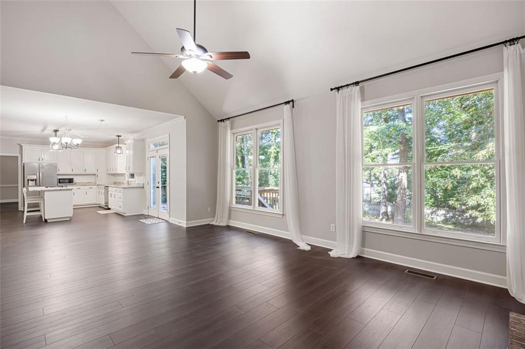 946 Cornwall Court SW