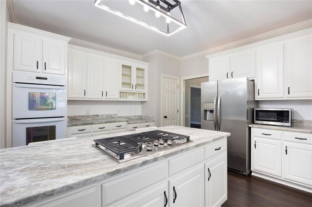 946 Cornwall Court SW