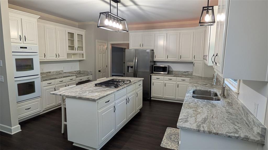 946 Cornwall Court SW