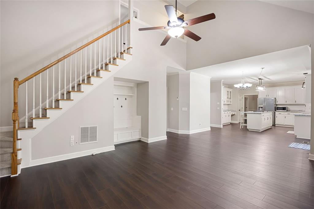 946 Cornwall Court SW