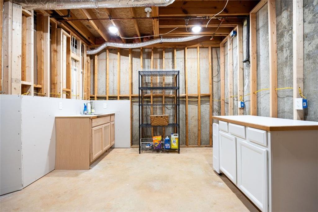 946 Cornwall Court SW