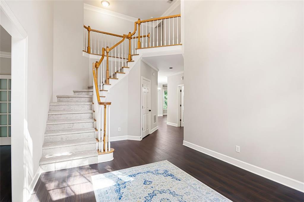 946 Cornwall Court SW