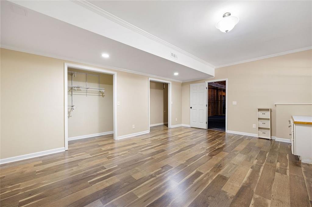 946 Cornwall Court SW