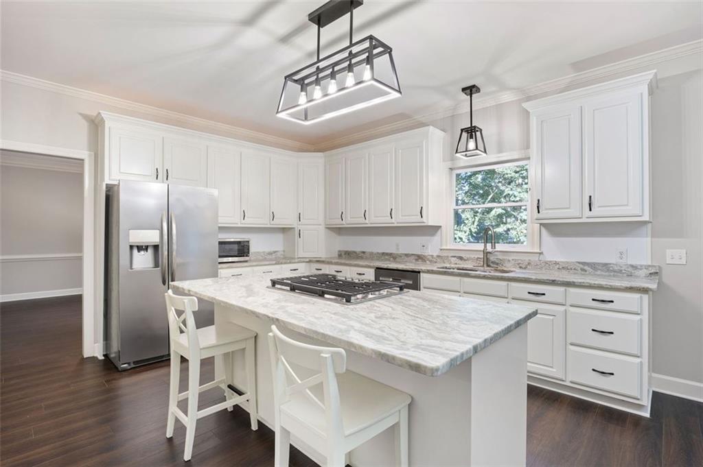 946 Cornwall Court SW