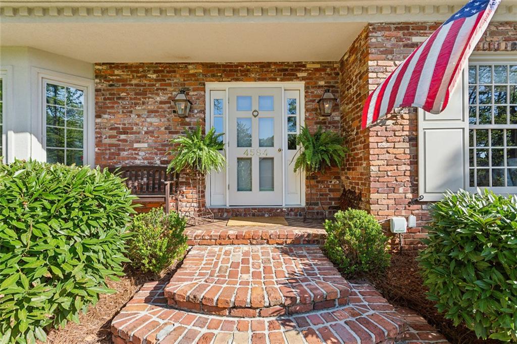 4584 E Conway Drive NW