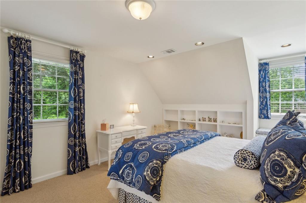 4584 E Conway Drive NW