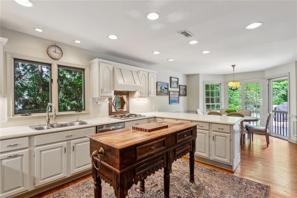 4584 E Conway Drive NW