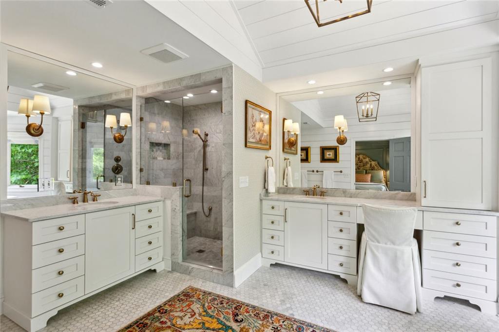 4584 E Conway Drive NW