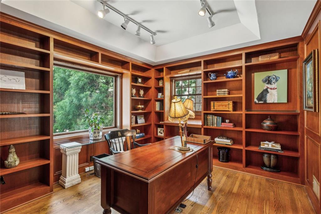 4584 E Conway Drive NW