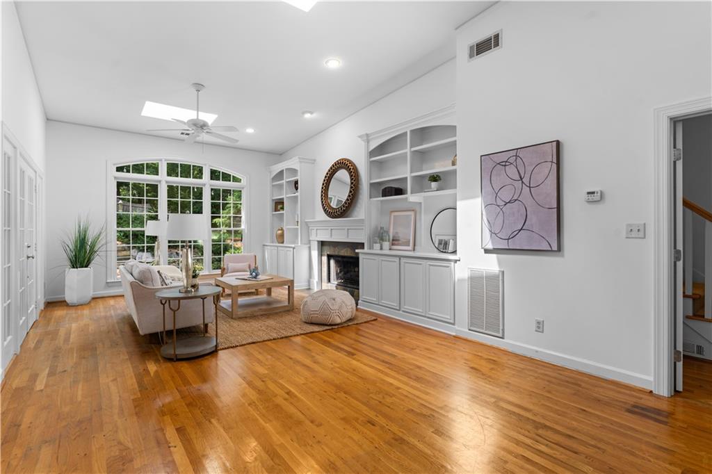 1836 Walthall Drive NW