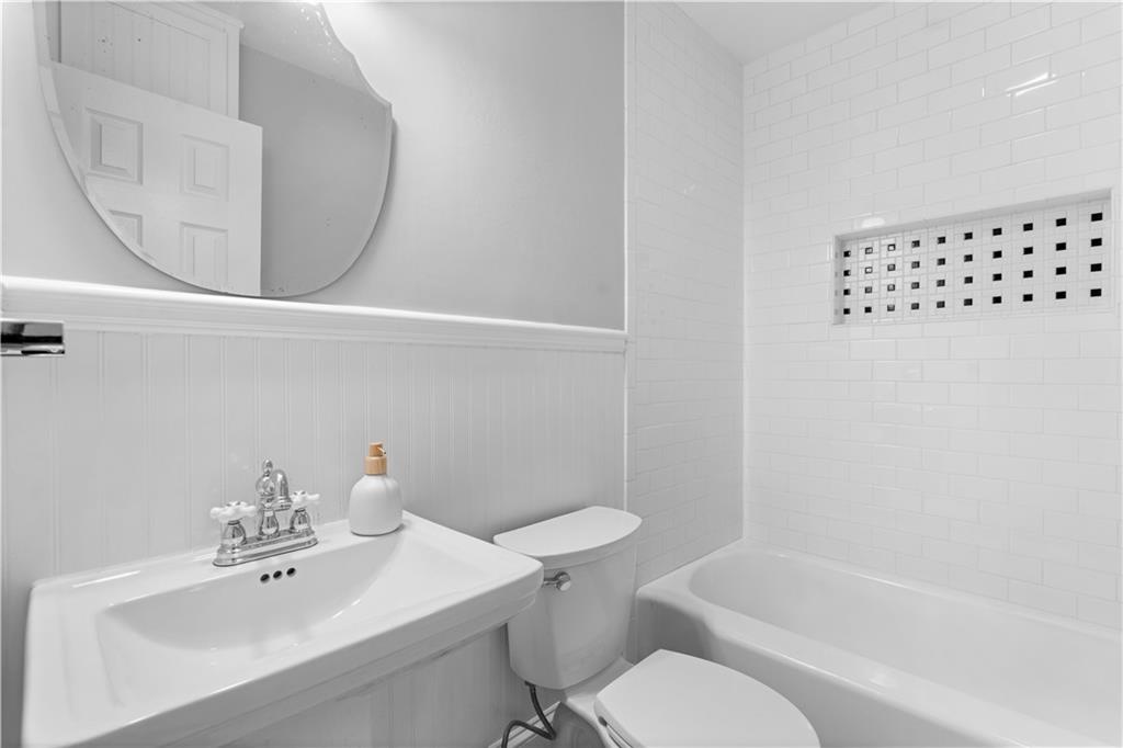 1836 Walthall Drive NW