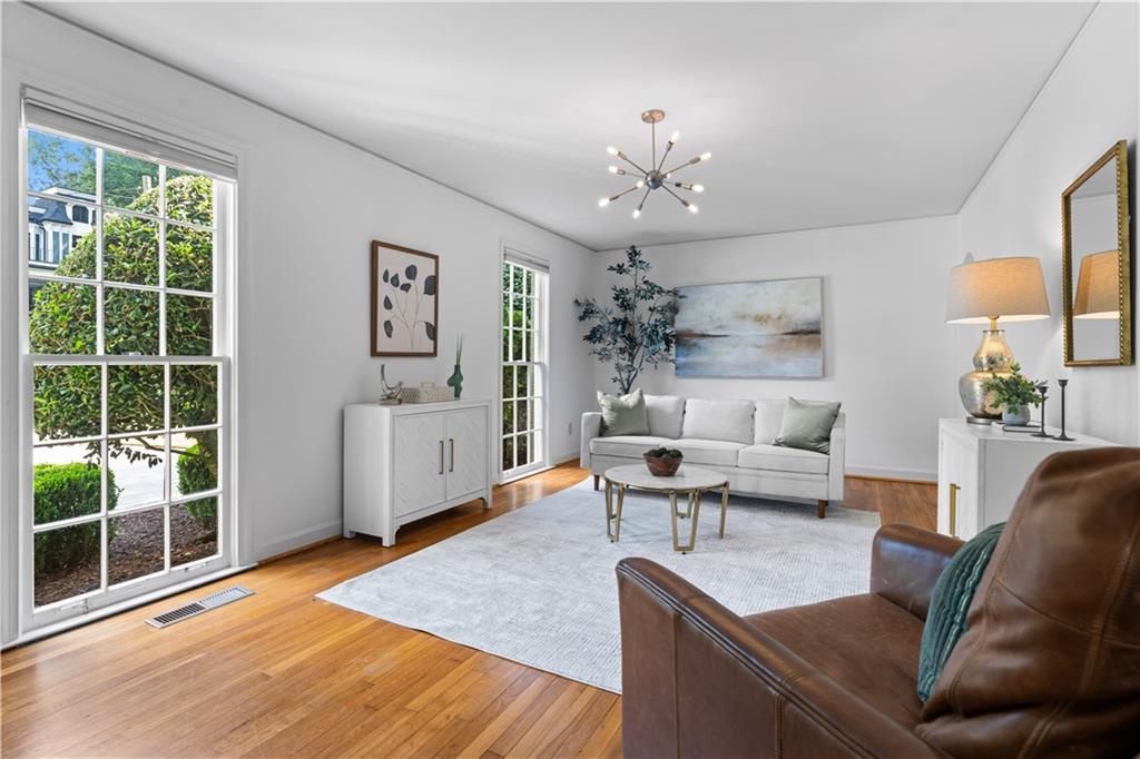 1836 Walthall Drive NW