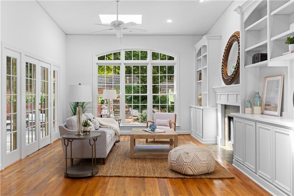 1836 Walthall Drive NW