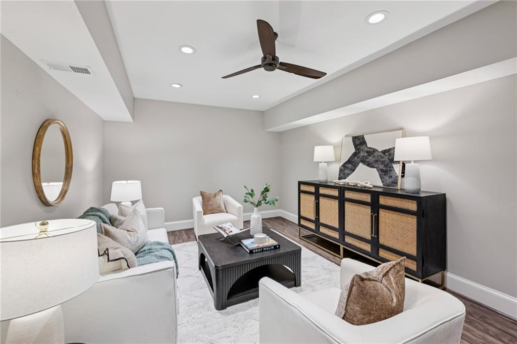 78 Paces West Circle NW