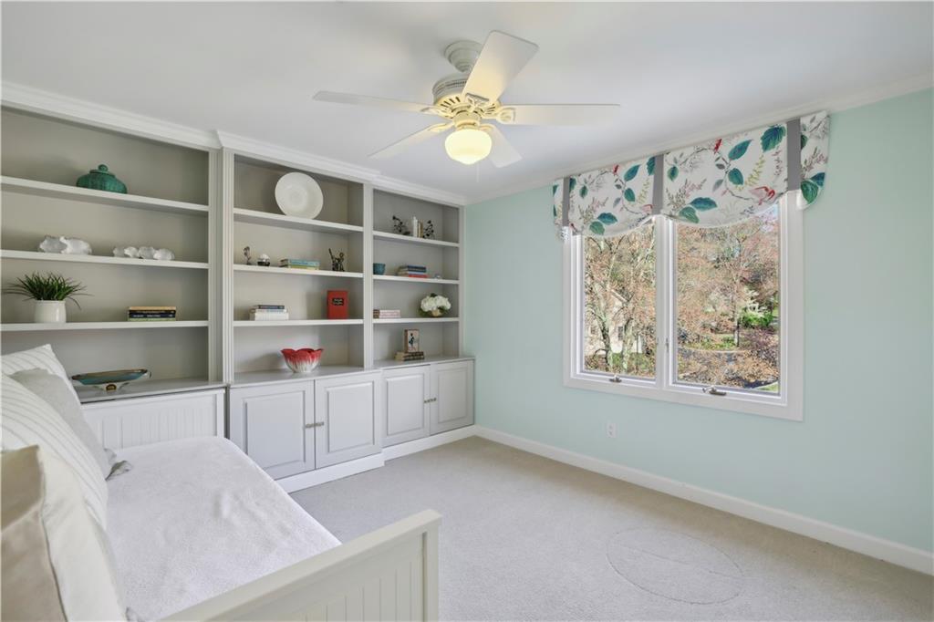 78 Paces West Circle NW