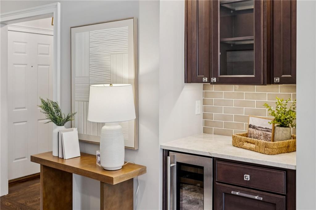 78 Paces West Circle NW