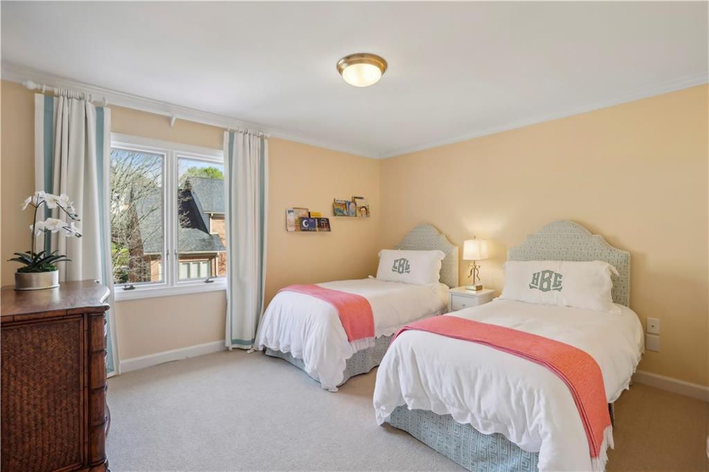 78 Paces West Circle NW