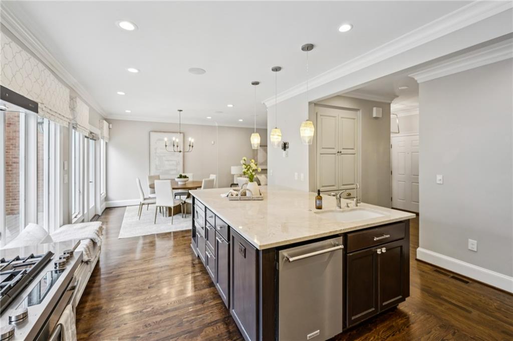 78 Paces West Circle NW