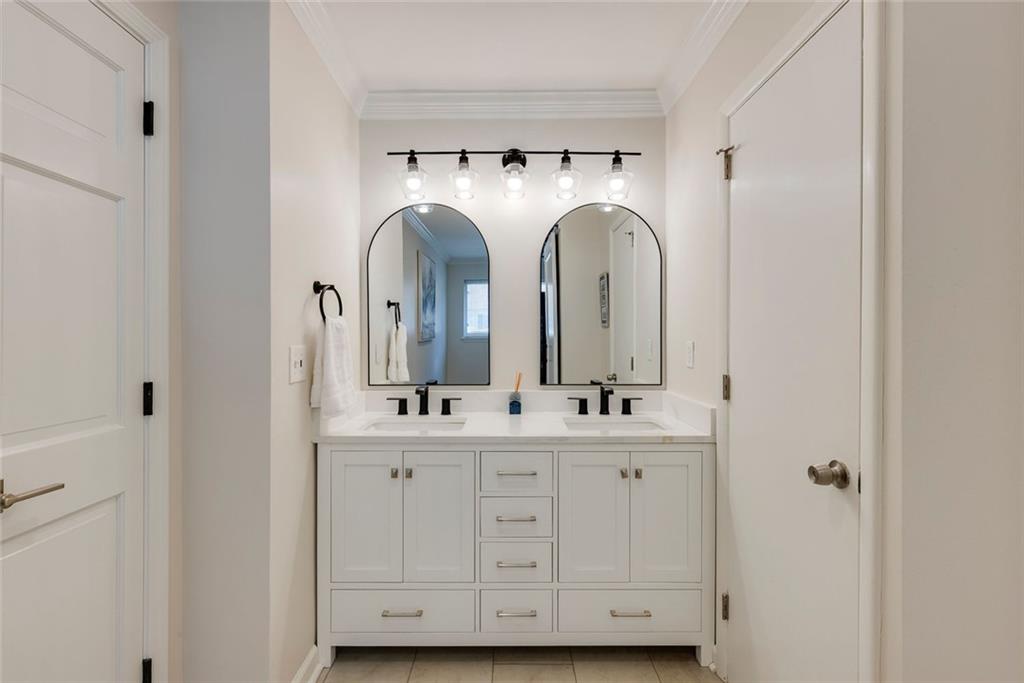 7090 Stonington Drive NE