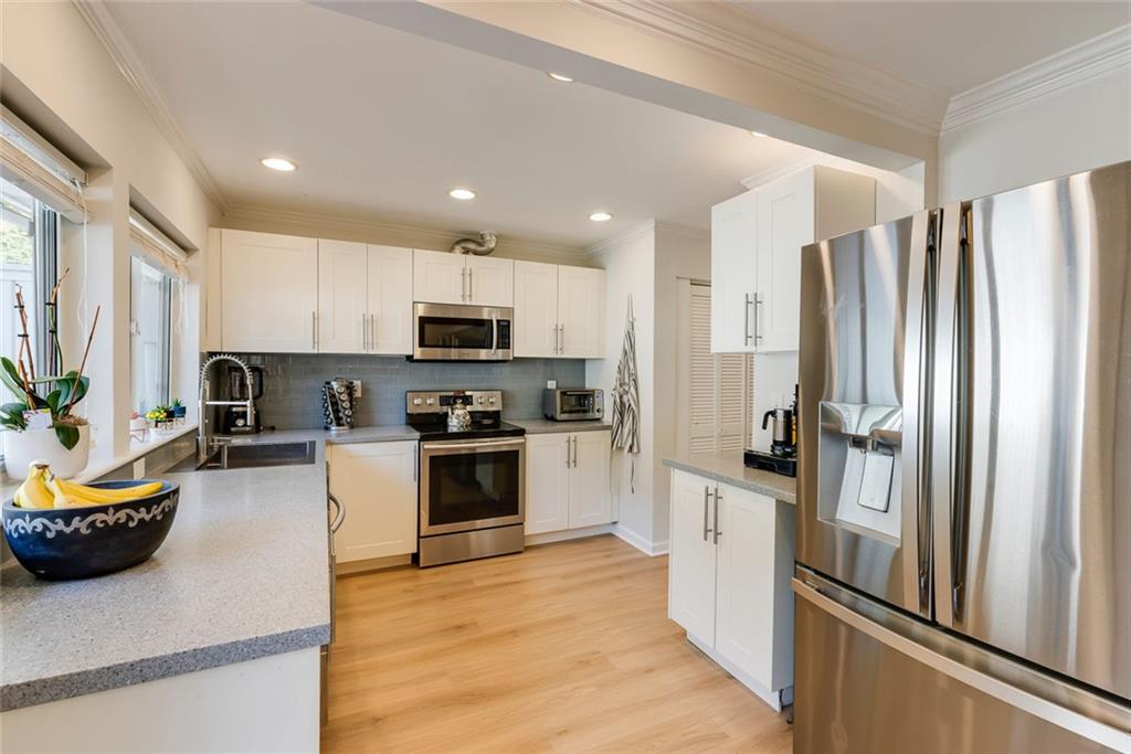 7090 Stonington Drive NE