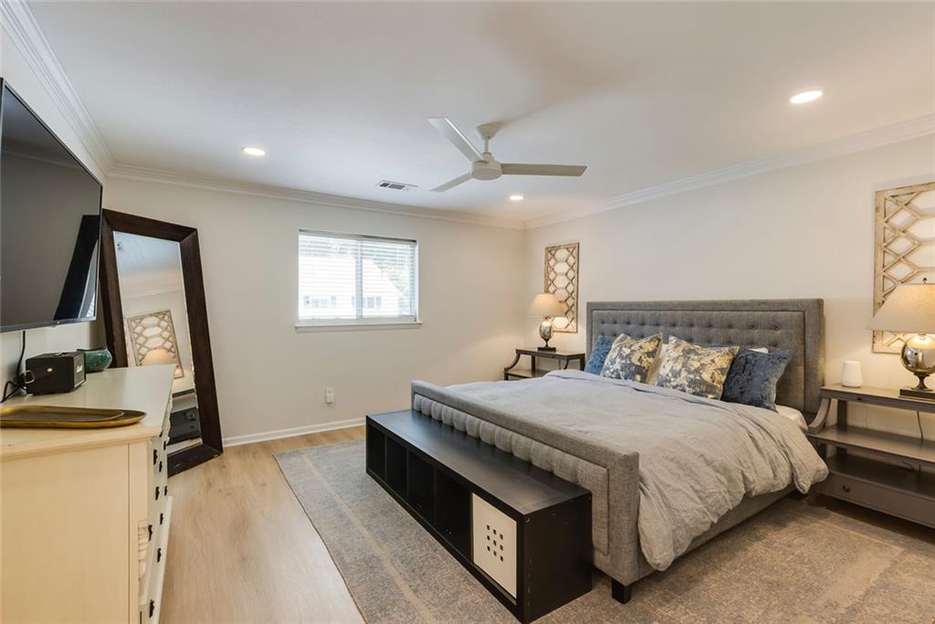 7090 Stonington Drive NE