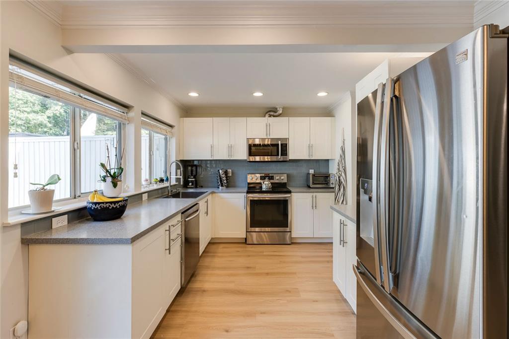 7090 Stonington Drive NE