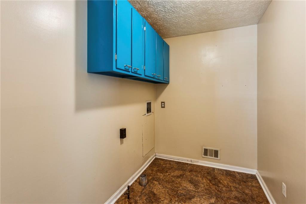 6889 Kingsboro Drive