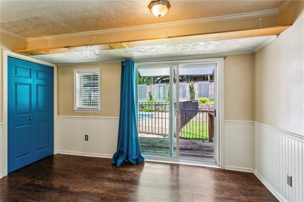 6889 Kingsboro Drive