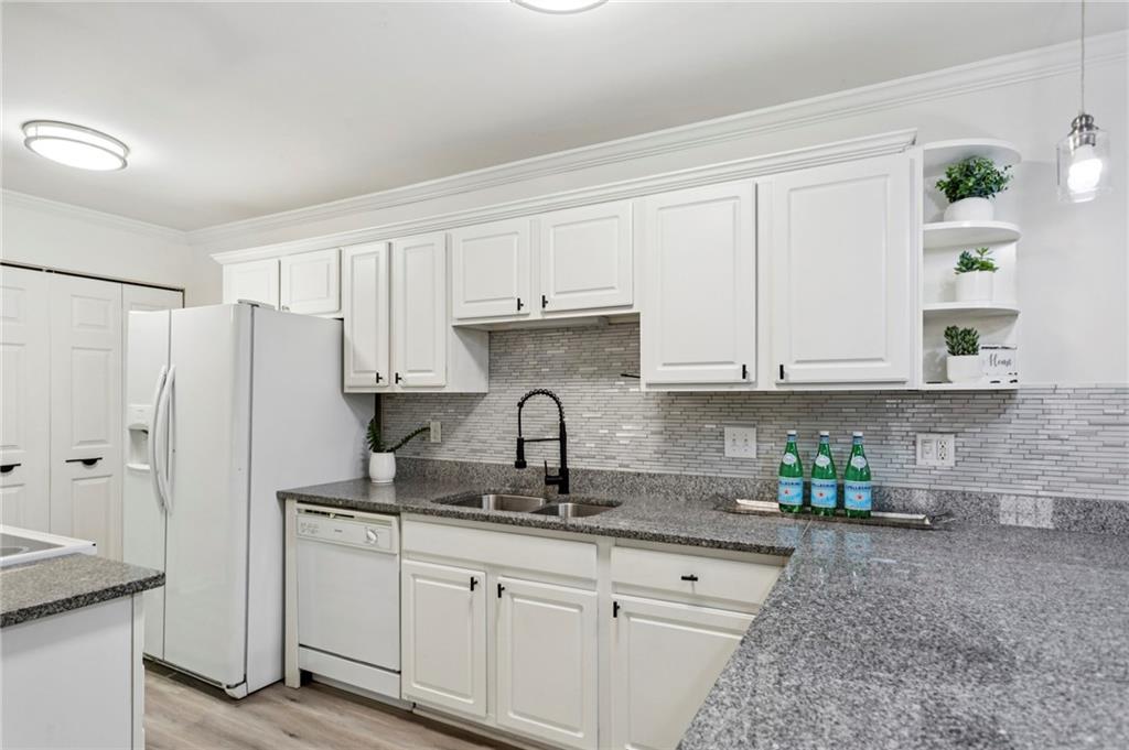 607 Brighton Point