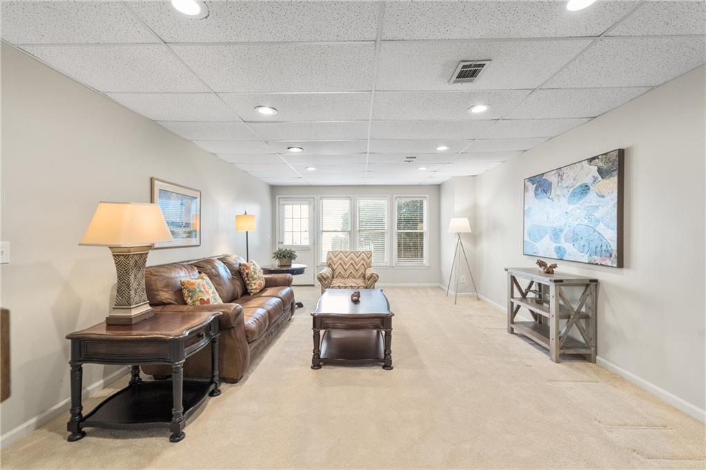 3669 Outlook Court NE