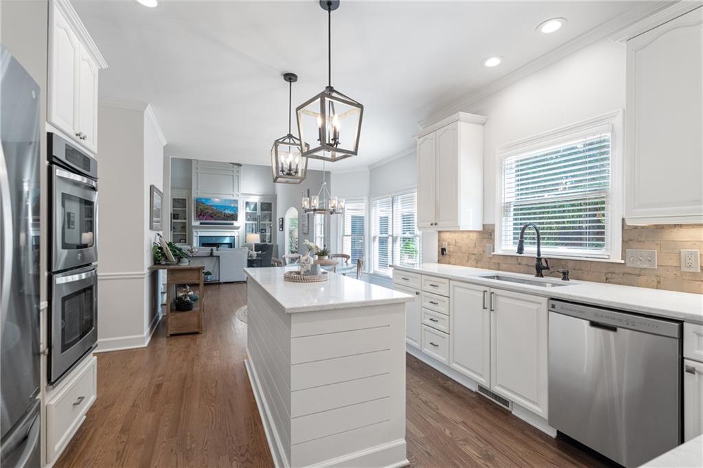 3669 Outlook Court NE