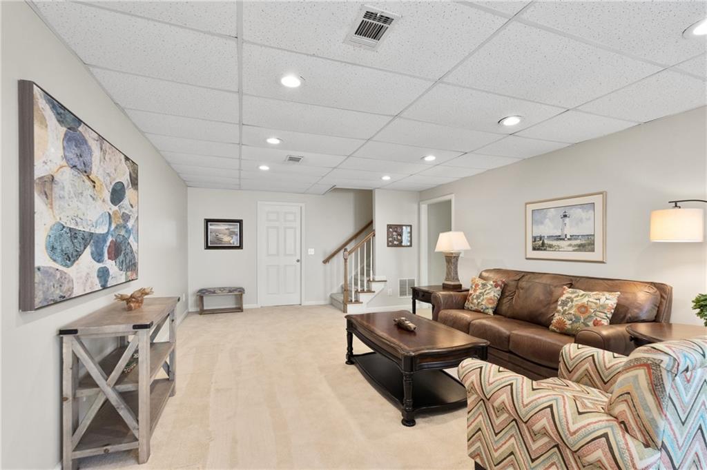 3669 Outlook Court NE