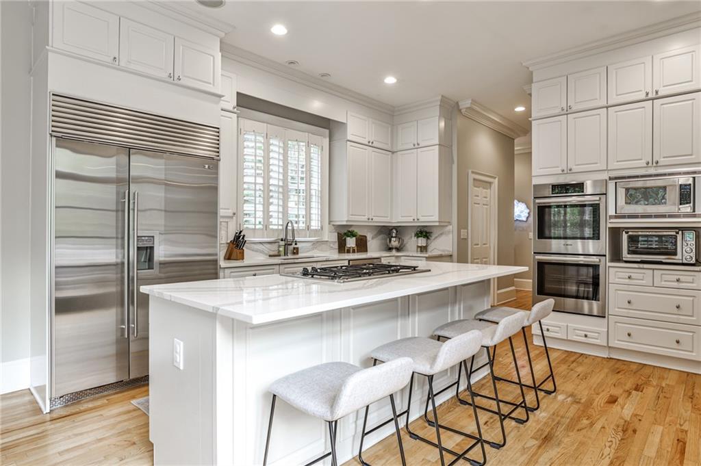 2696 Ellwood Drive NE