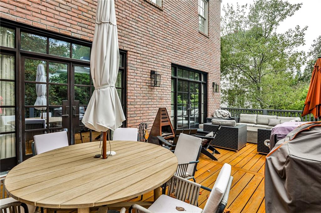 2696 Ellwood Drive NE