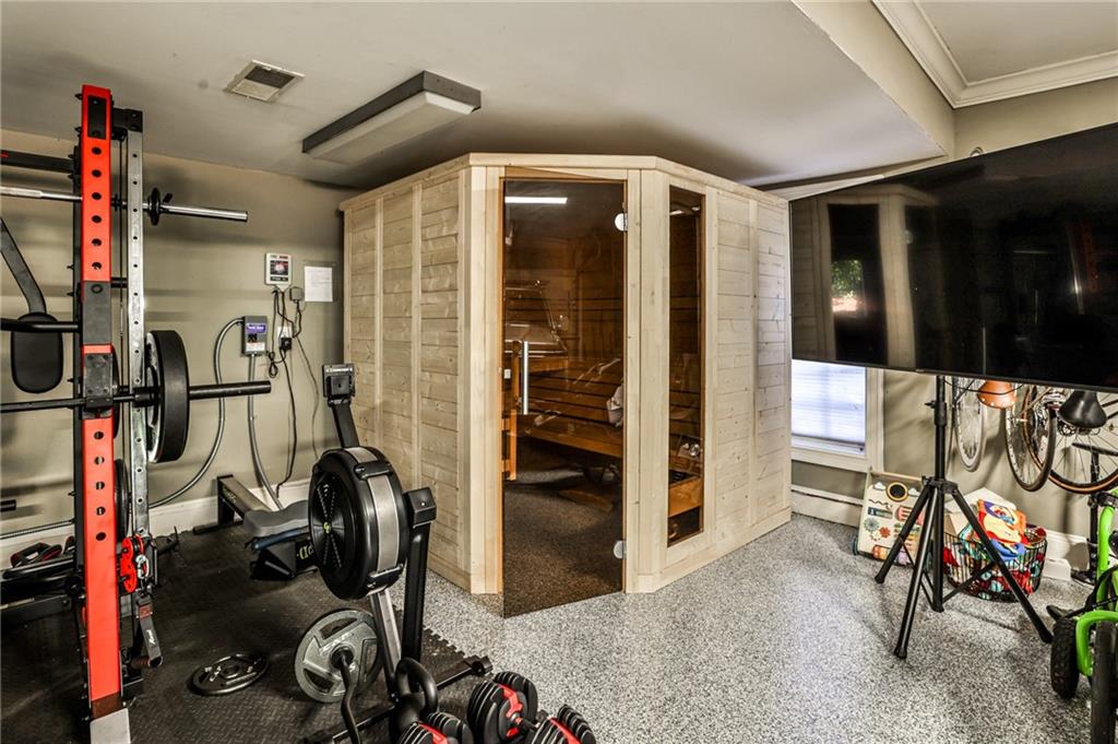 2696 Ellwood Drive NE