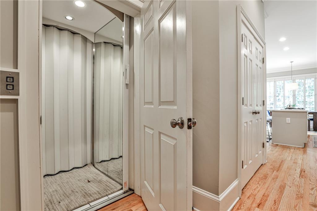 2696 Ellwood Drive NE