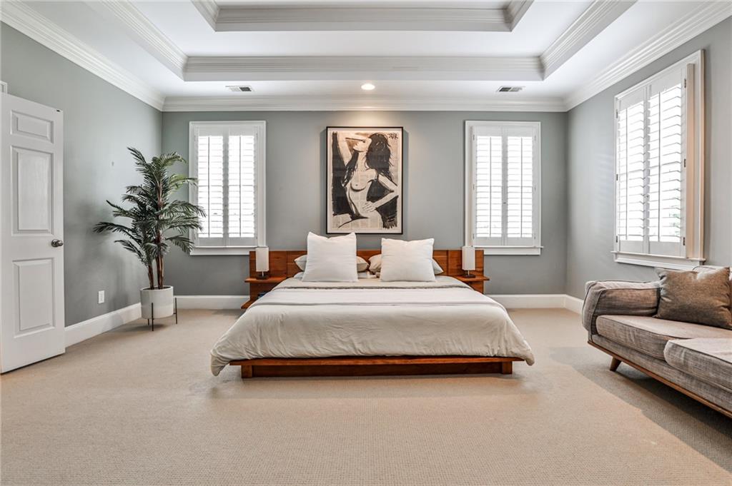 2696 Ellwood Drive NE