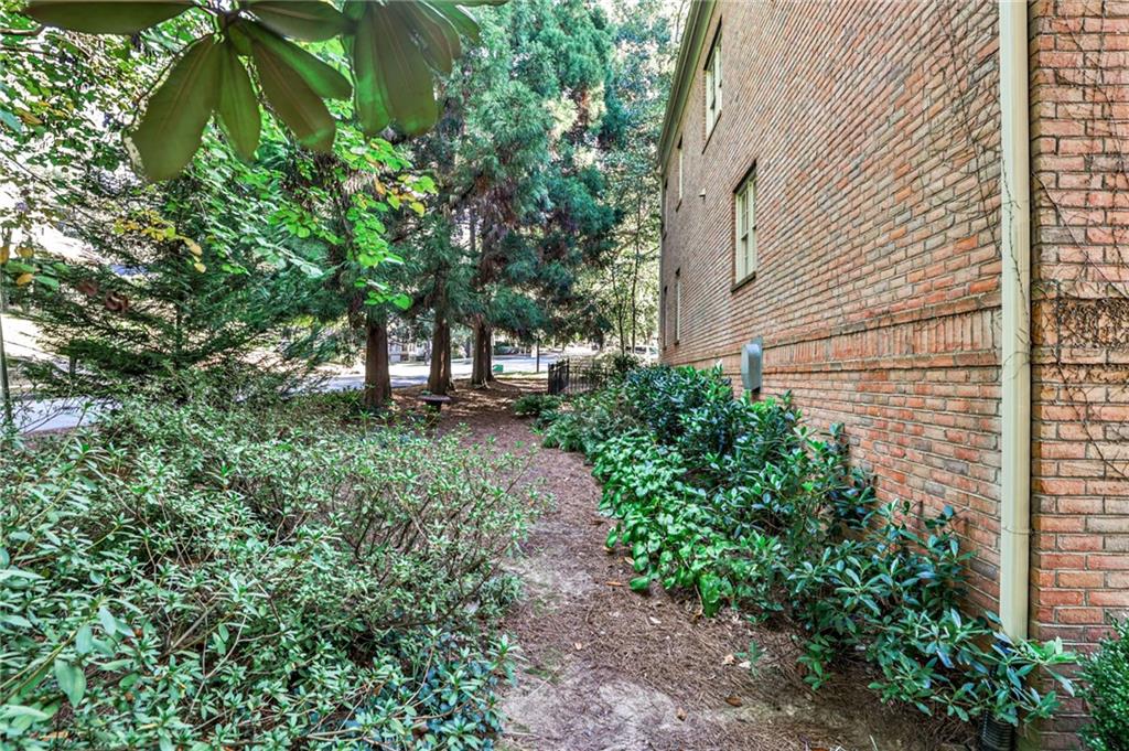 2696 Ellwood Drive NE