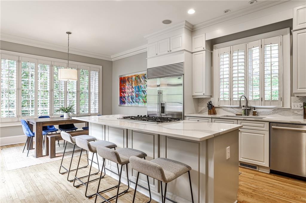 2696 Ellwood Drive NE