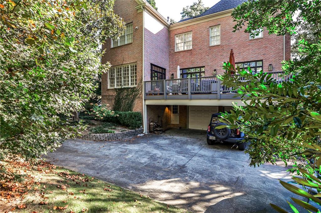 2696 Ellwood Drive NE