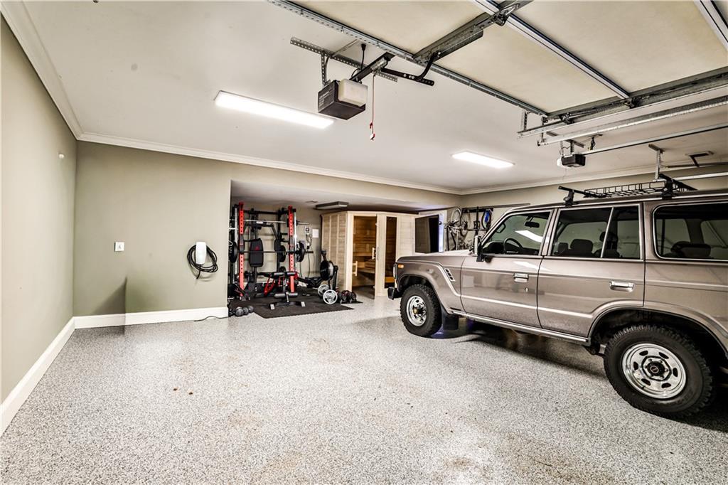 2696 Ellwood Drive NE